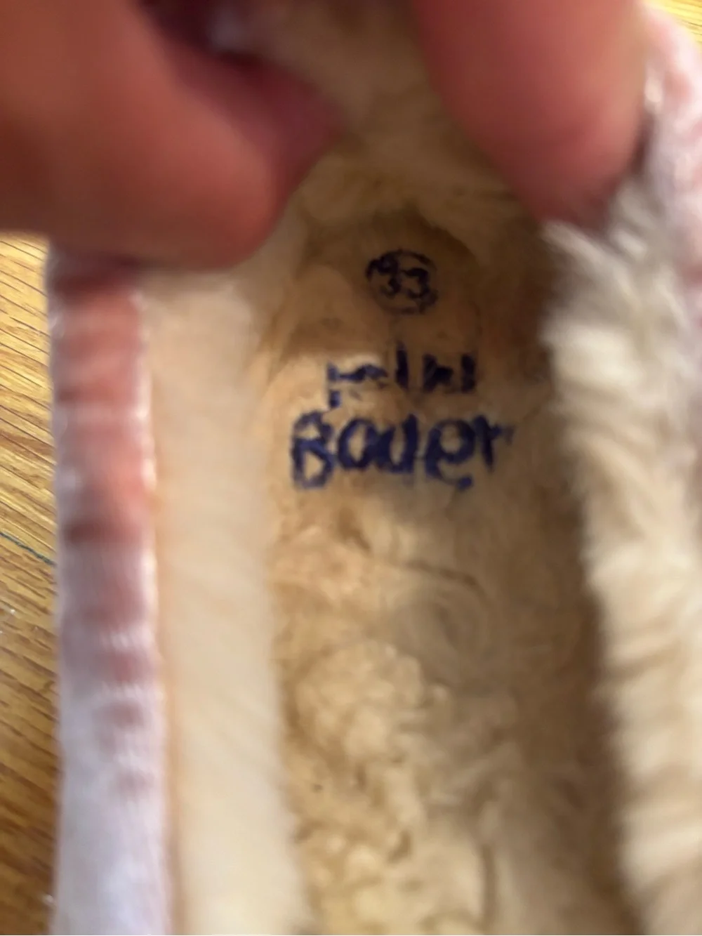 Mini Boden bunny slippers big kids size US 1.5 (UK 33)